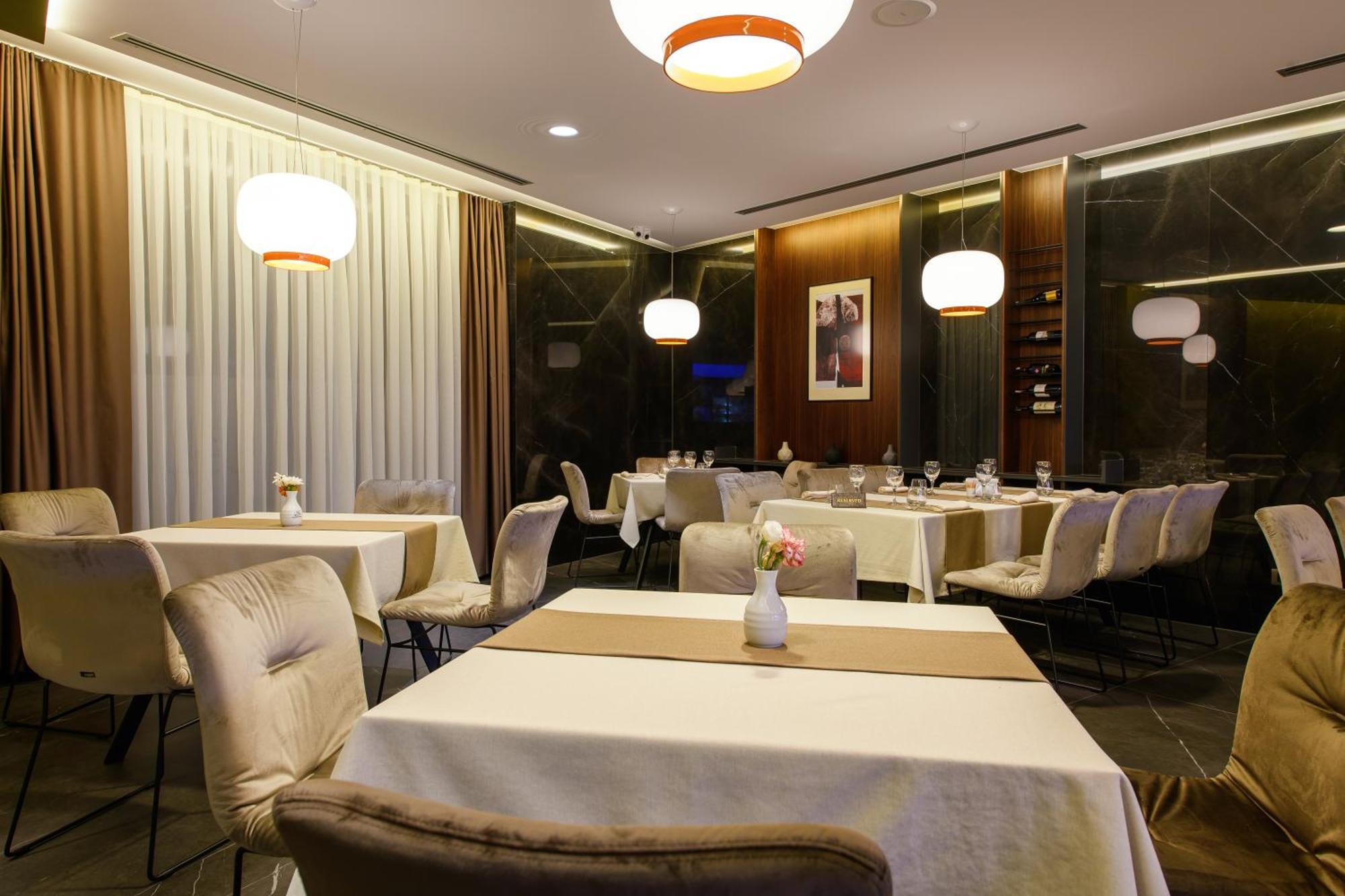 פג'ה Seraphine Plaza מראה חיצוני תמונה